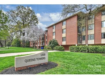 Photo one of 1300 Queens Rd # 317 Charlotte NC 28207 | MLS 4120610