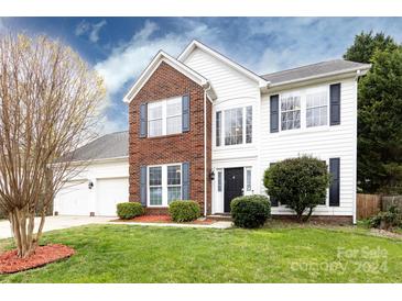 Photo one of 6012 Downfield Wood Dr Charlotte NC 28269 | MLS 4121741