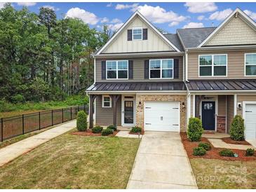 Photo one of 5507 Harris Cove Dr Charlotte NC 28269 | MLS 4125689