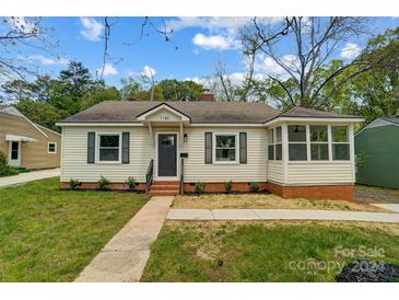 Photo one of 1140 Skyview Rd Charlotte NC 28208 | MLS 4126570