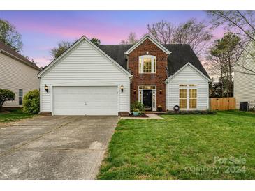 Photo one of 6100 Downfield Wood Dr Charlotte NC 28269 | MLS 4126657