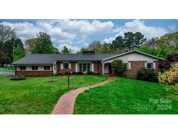 Photo one of 630 5Th Ne Ave Hickory NC 28601 | MLS 4128085