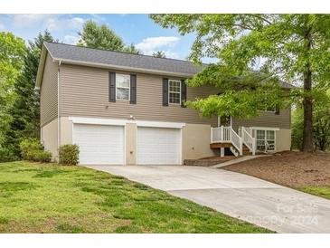 Photo one of 5129 Hanging Rock Ct Hickory NC 28601 | MLS 4128614
