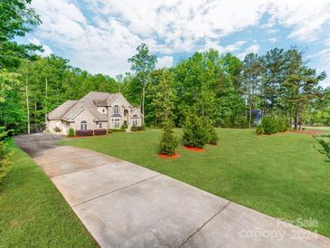 Photo one of 4206 Oldstone Forest Dr Waxhaw NC 28173 | MLS 4128653