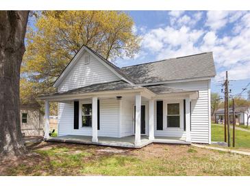 Photo one of 406 Woodlawn Ave Mount Holly NC 28120 | MLS 4129391