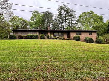 Photo one of 300 Dogwood Dr Hickory NC 28601 | MLS 4131004