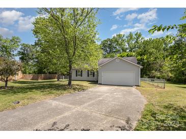 Photo one of 2114 Hedgelawn Dr Charlotte NC 28262 | MLS 4133116