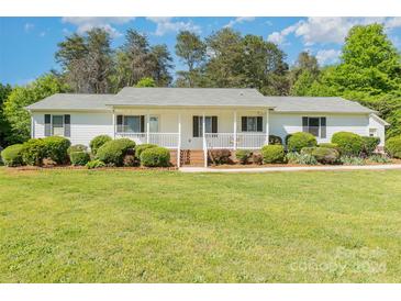 Photo one of 1008 Park Cir Lincolnton NC 28092 | MLS 4133655