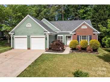 Photo one of 3511 Fernmoss Ct Charlotte NC 28269 | MLS 4134703