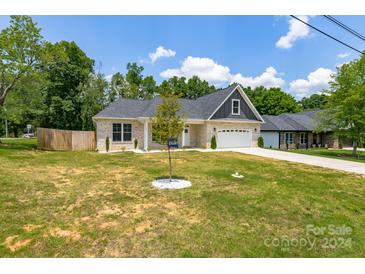Photo one of 601 Gray Dr Charlotte NC 28213 | MLS 4135032