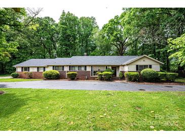 Photo one of 709 2Nd Nw Ave Conover NC 28613 | MLS 4138669
