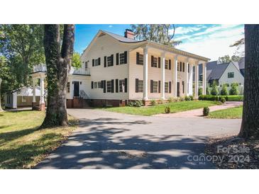 Photo one of 4725 Providence Rd Charlotte NC 28226 | MLS 4139068