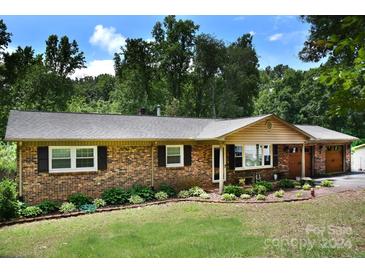 Photo one of 71 Lakemont Park Rd Hickory NC 28601 | MLS 4140505