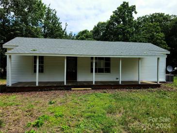 Photo one of 346 Cape Hickory Rd Hickory NC 28601 | MLS 4141596