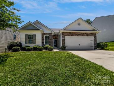 Photo one of 9207 Avery Meadows Dr Charlotte NC 28216 | MLS 4145873