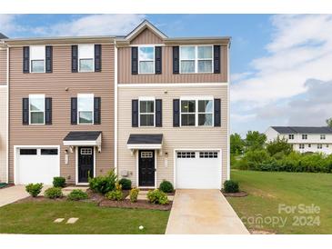 Photo one of 6113 Cutwater Cir Charlotte NC 28269 | MLS 4164302