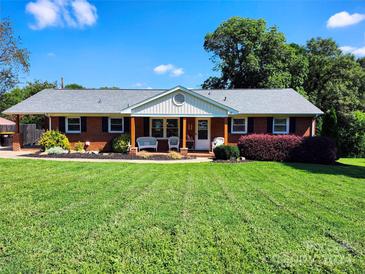 Photo one of 10 Spruce Pine Dr Belmont NC 28012 | MLS 4178513