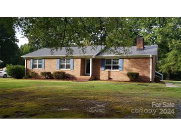 Photo one of 501 Catawba N Cir Matthews NC 28104 | MLS 4186794