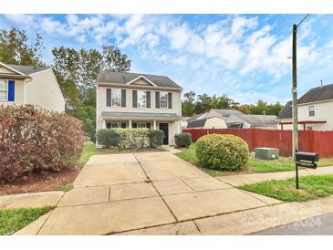 Photo one of 5435 Henderson Oaks Dr Charlotte NC 28269 | MLS 4190297