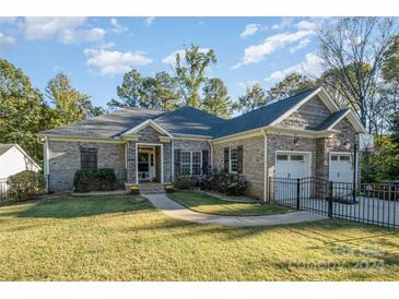 Photo one of 305 Hillcrest Dr Huntersville NC 28078 | MLS 4193401