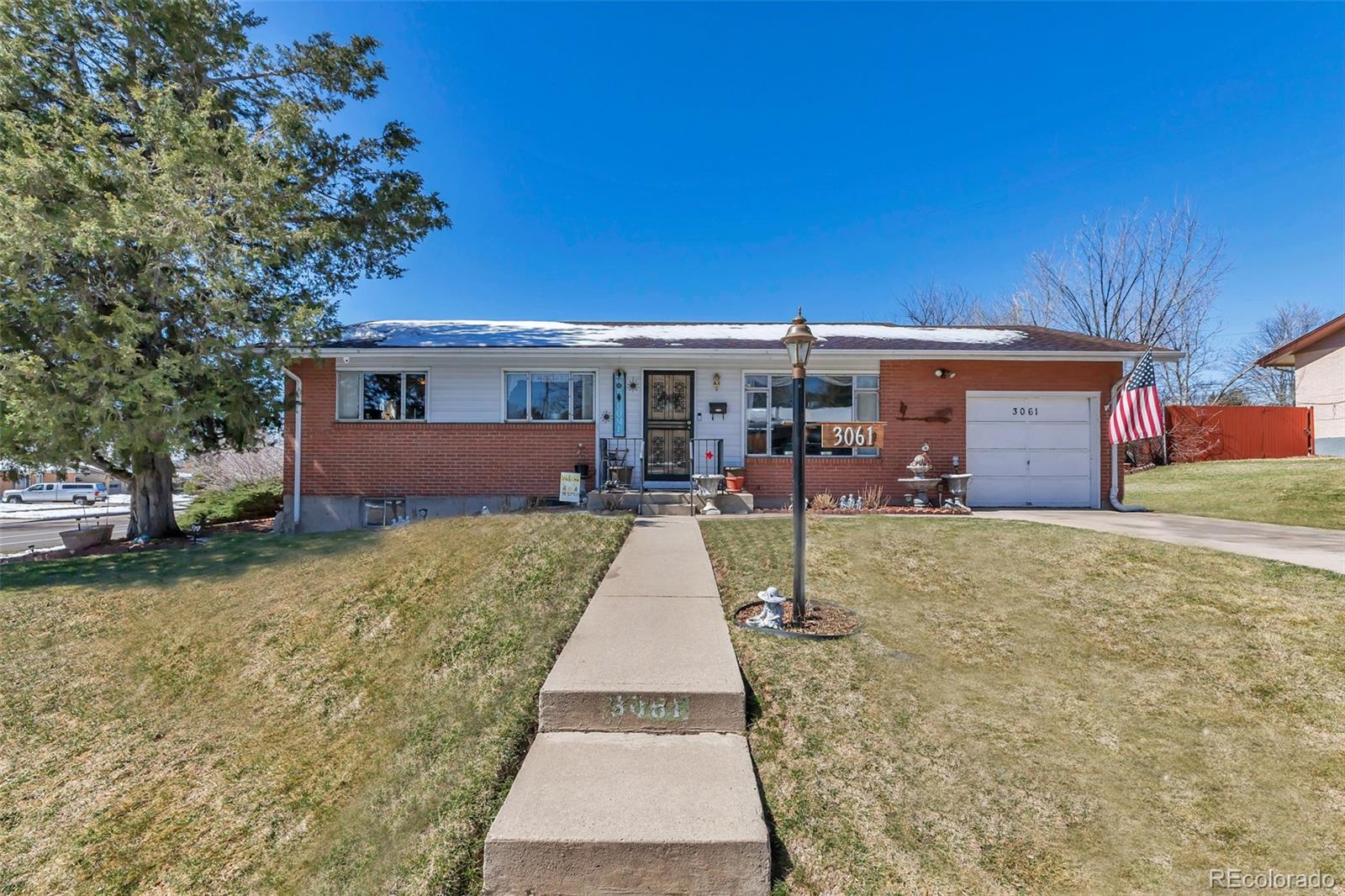 Photo one of 3061 S Mabry Ct Denver CO 80236 | MLS 1615186