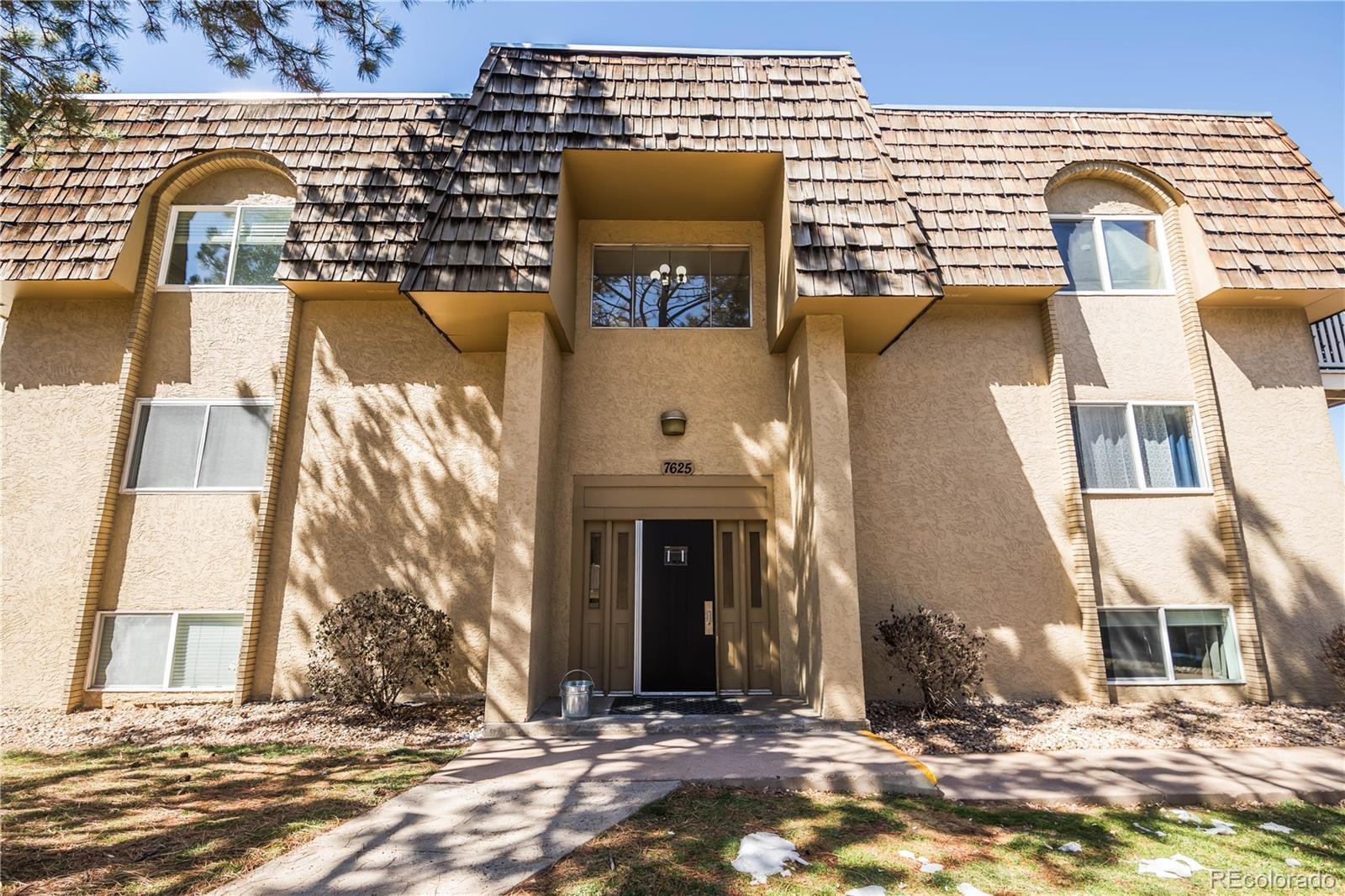 Photo one of 7625 E Quincy Ave # 203 Denver CO 80237 | MLS 3428214