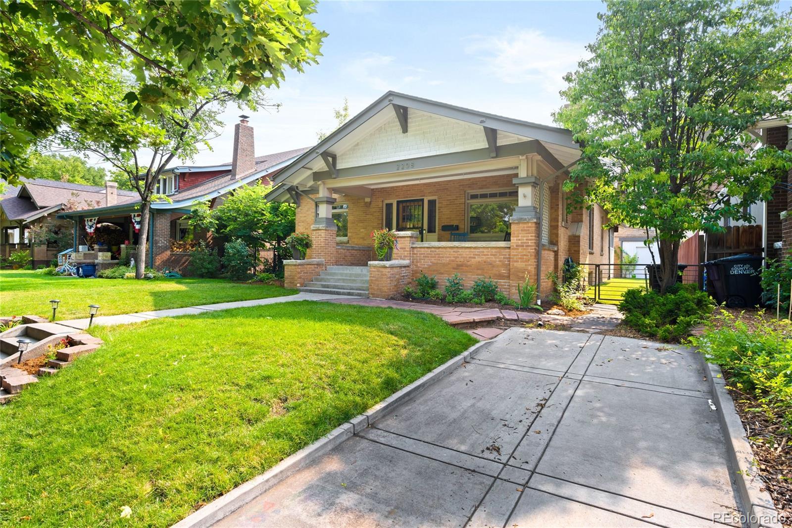 Photo one of 2208 Clermont St Denver CO 80207 | MLS 4428581