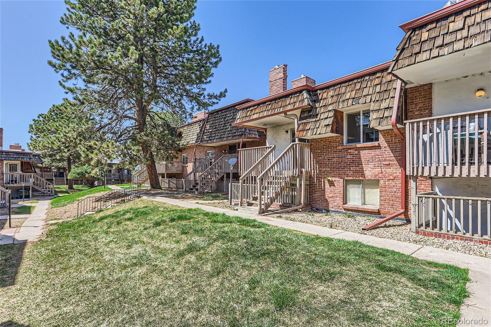 Photo one of 5491 E Warren Ave # 218 Denver CO 80222 | MLS 4803205