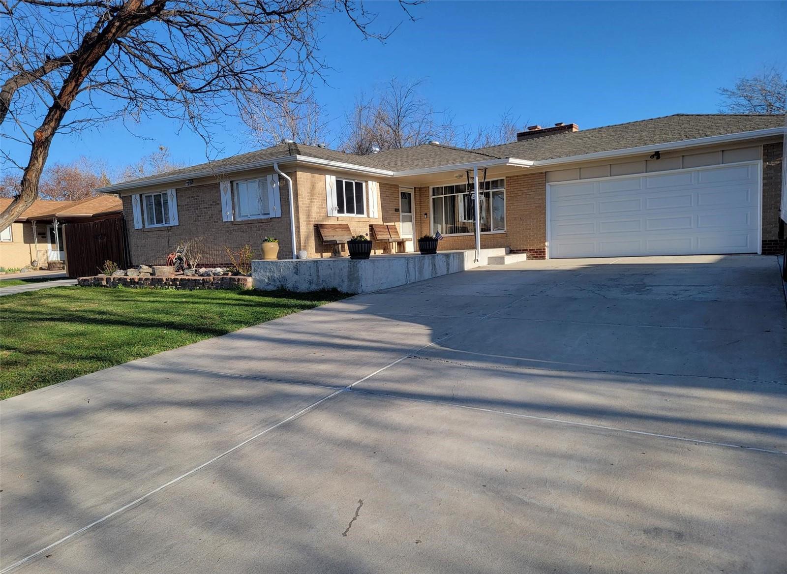 Photo one of 3323 W Layton Ave Englewood CO 80110 | MLS 6627283
