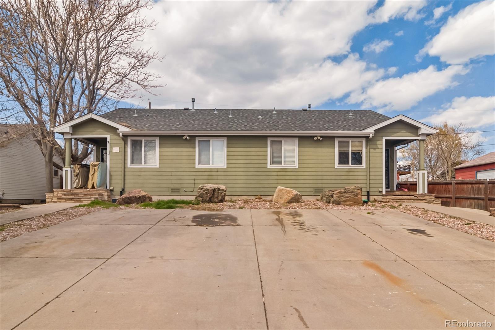 Photo one of 2075 W Hillside Ave Englewood CO 80110 | MLS 9035872