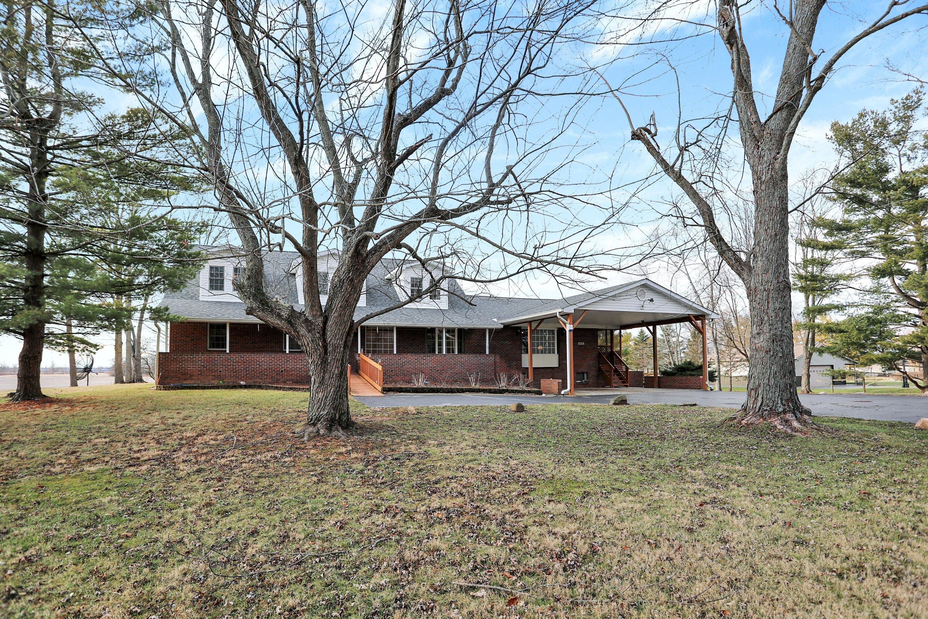 Photo one of 3430 Davis Rd Indianapolis IN 46239 | MLS 21900945