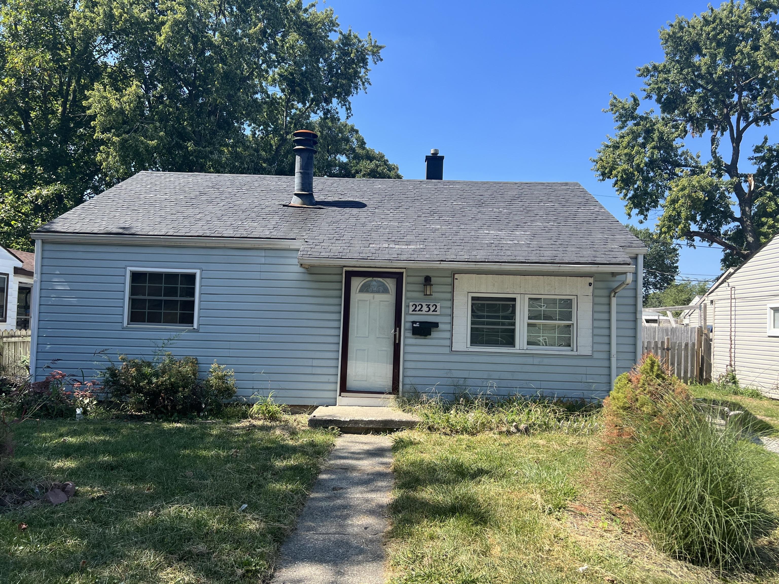 Photo one of 2232 Saint Peter St Indianapolis IN 46203 | MLS 21943706