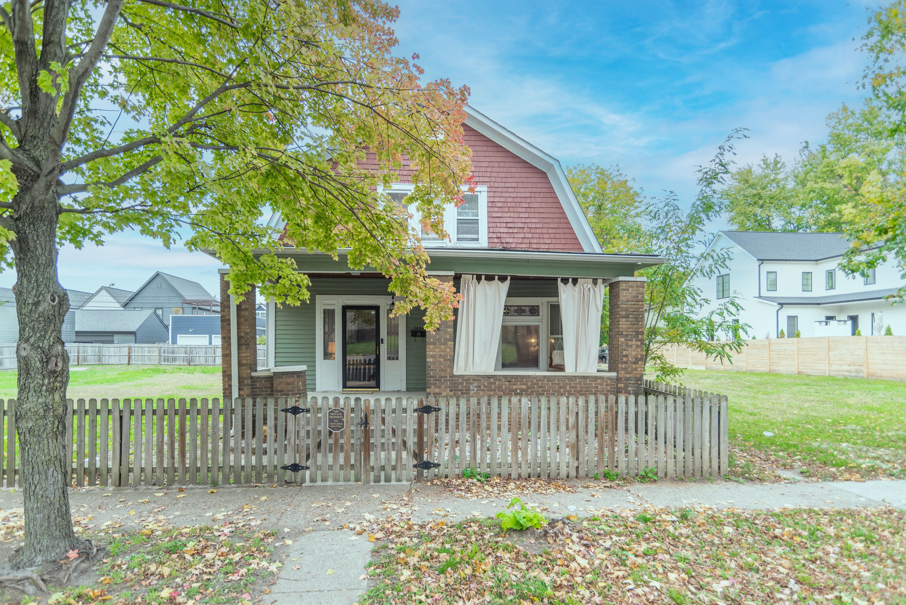Photo one of 1434 E 10Th St Indianapolis IN 46201 | MLS 21948889