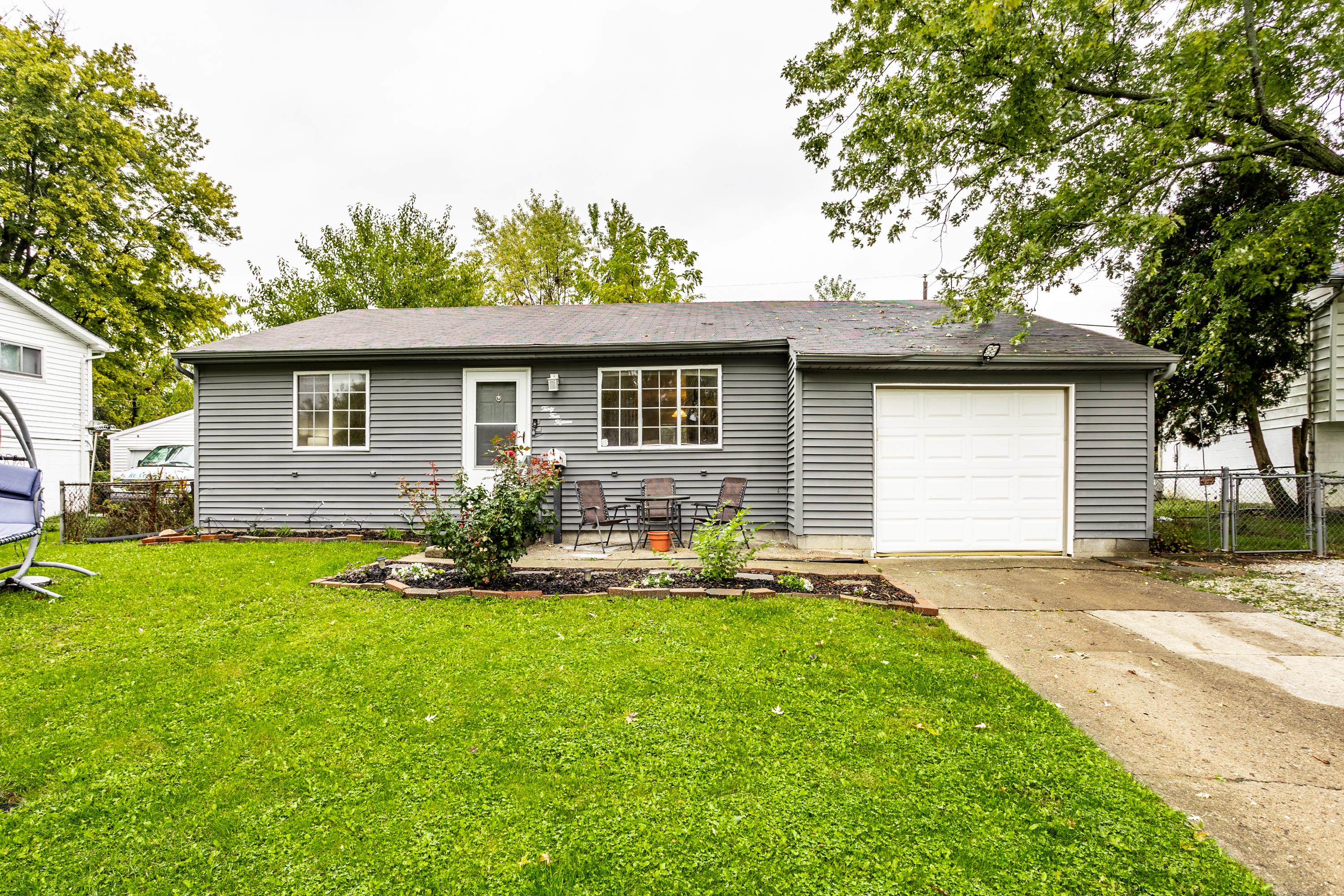 Photo one of 3415 Argus Ave Indianapolis IN 46226 | MLS 21949764