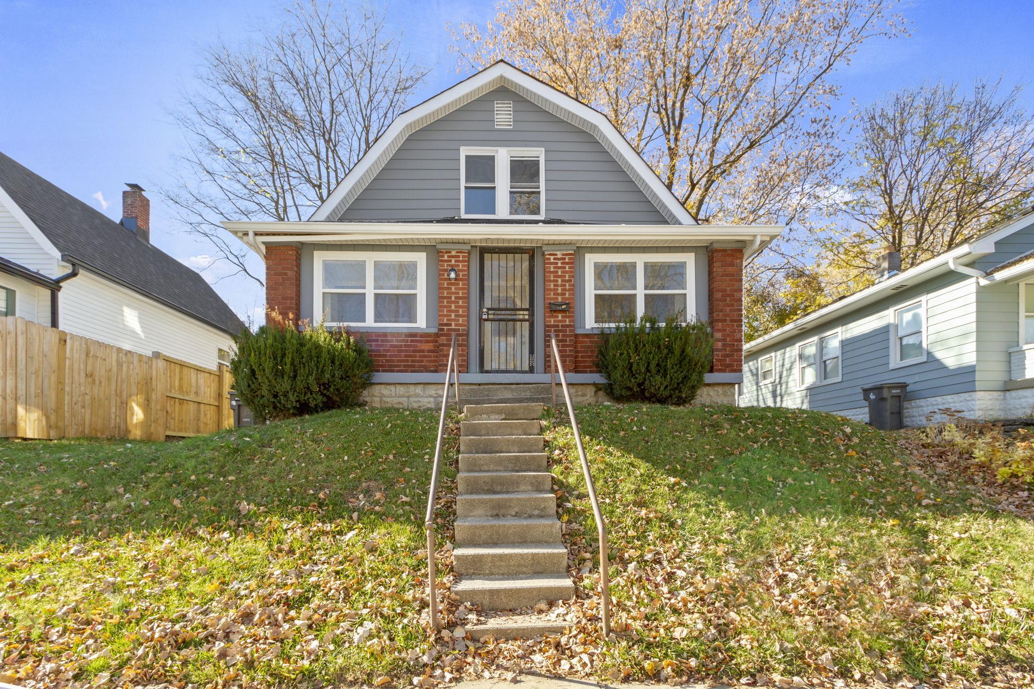 Photo one of 1306 N Tacoma Ave Indianapolis IN 46201 | MLS 21952958