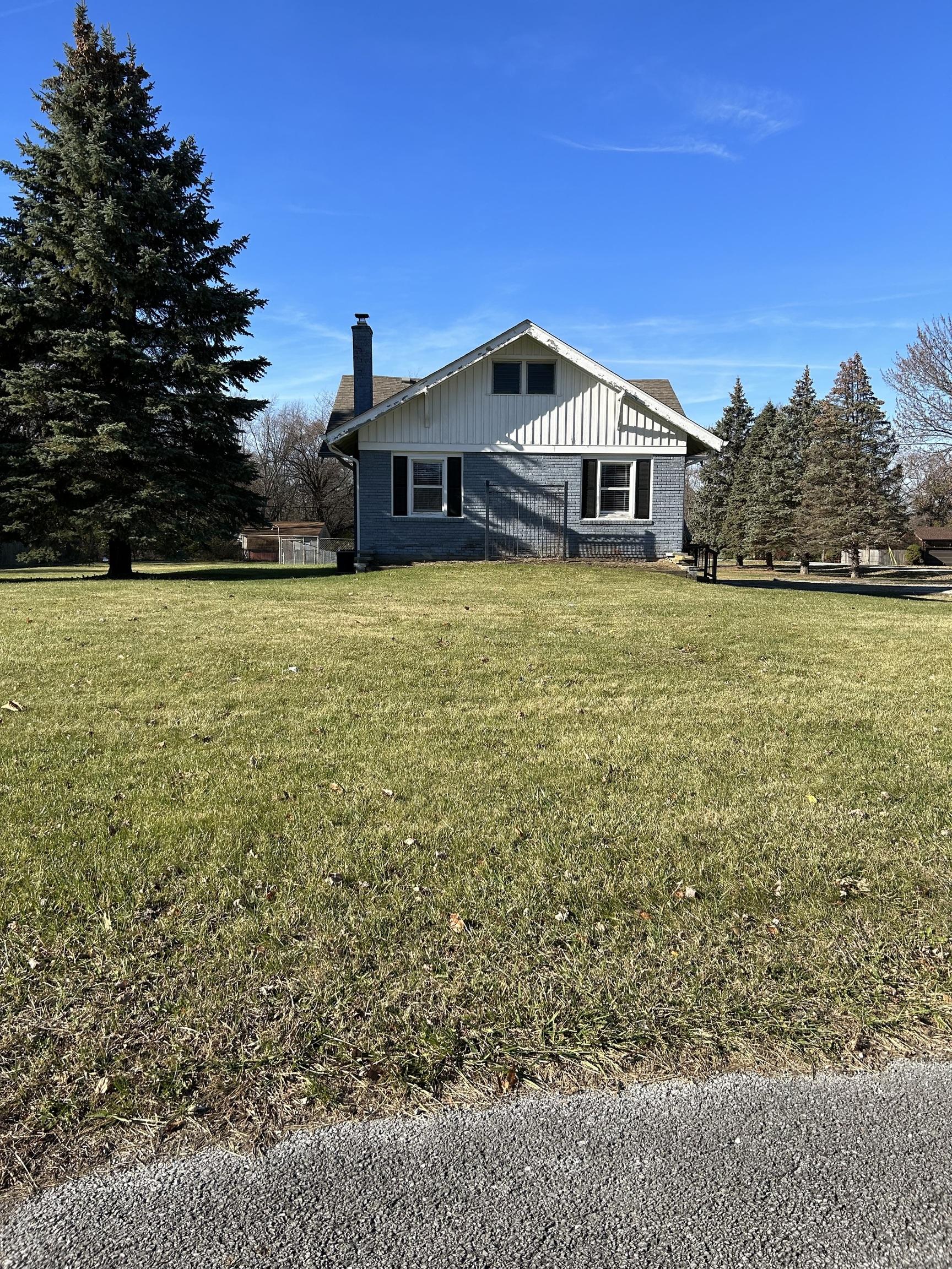 Photo one of 6104 Madison Ave Indianapolis IN 46227 | MLS 21954462