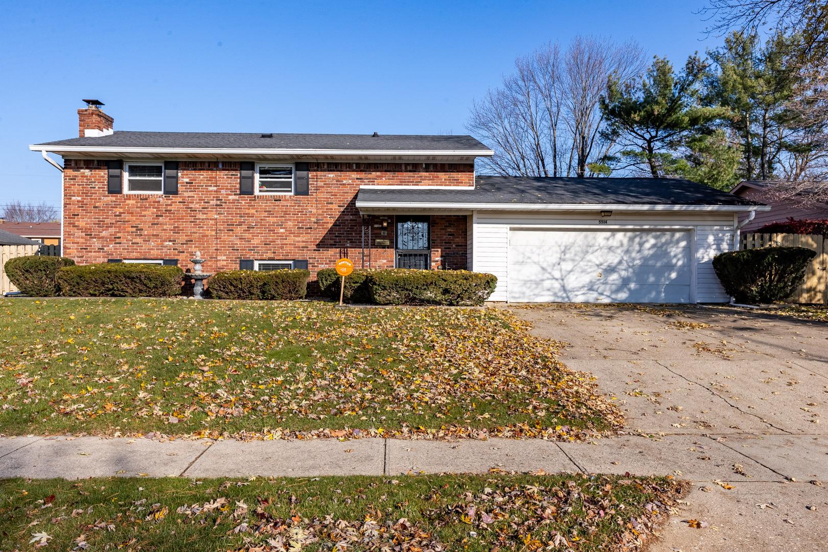 Photo one of 5514 Hollister Dr Indianapolis IN 46224 | MLS 21954507