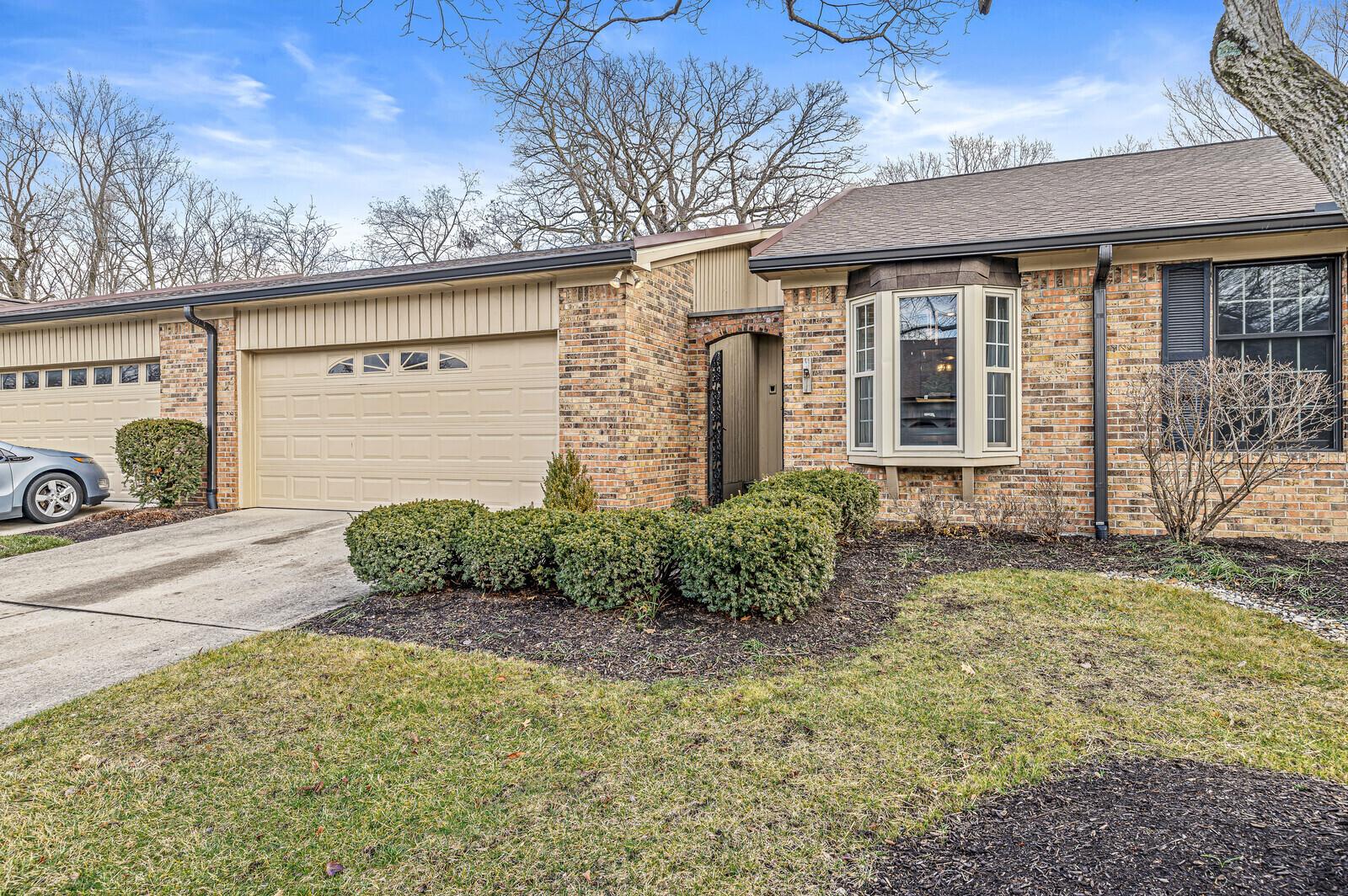 Photo one of 8437 Quail Hollow Rd # 2 Indianapolis IN 46260 | MLS 21954816