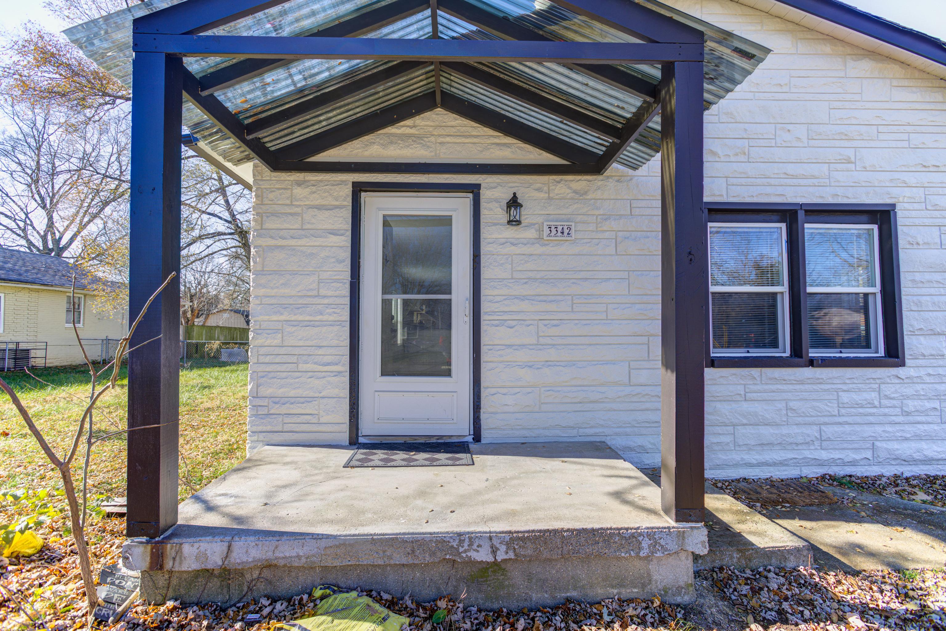 Photo one of 3342 Foltz St Indianapolis IN 46221 | MLS 21955222