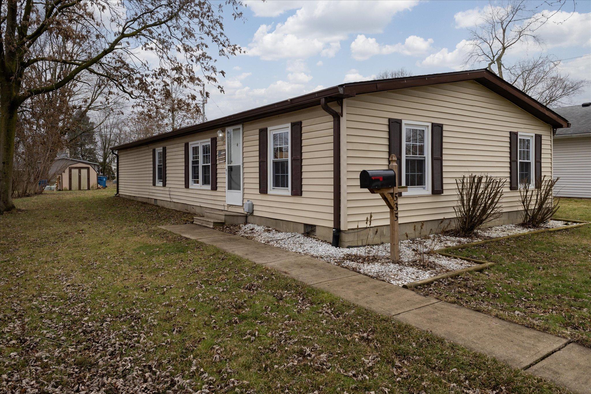 Photo one of 535 Chestnut St Noblesville IN 46060 | MLS 21960446