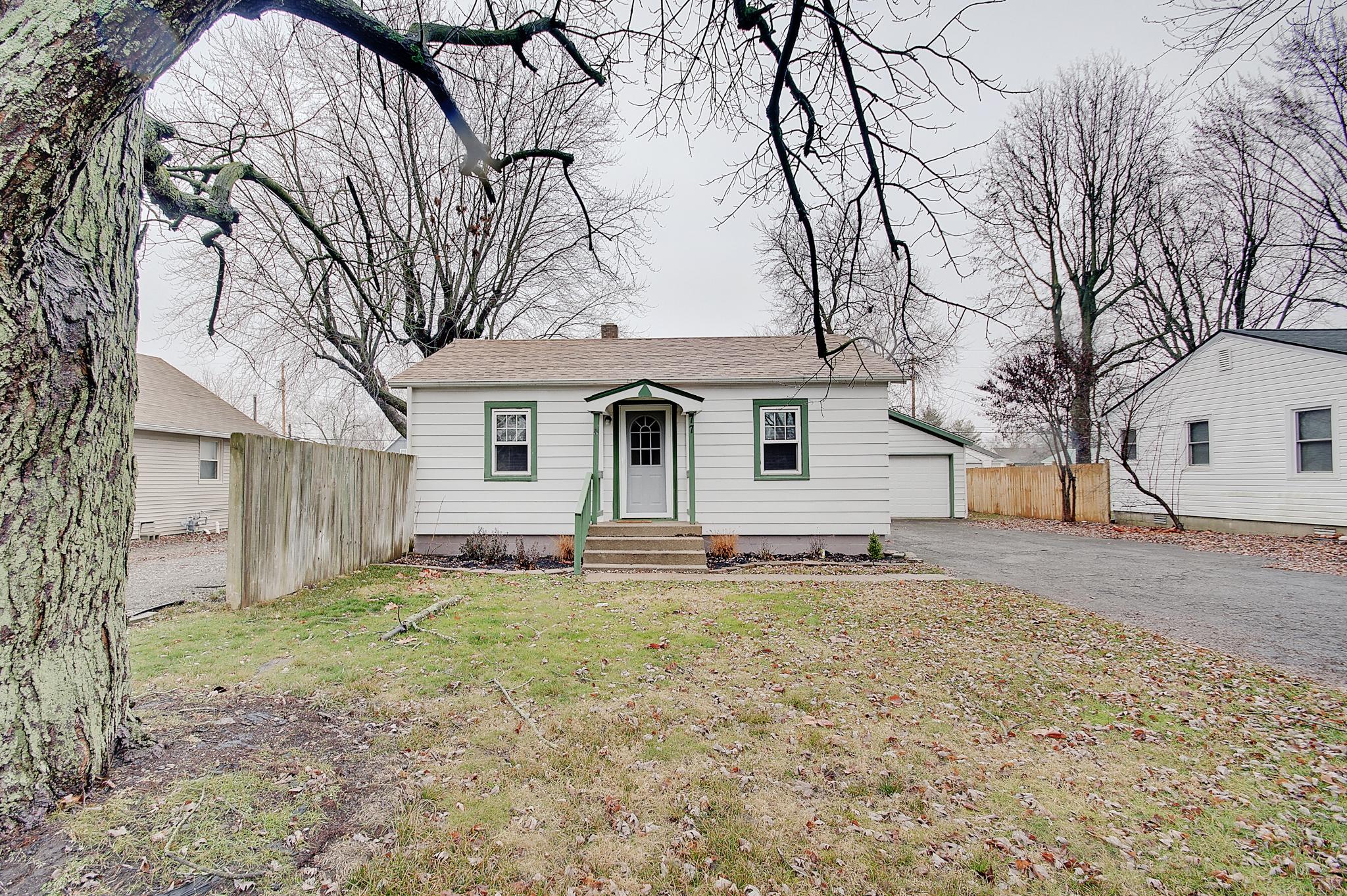 Photo one of 77 S Tresslar Ave Bargersville IN 46106 | MLS 21961262