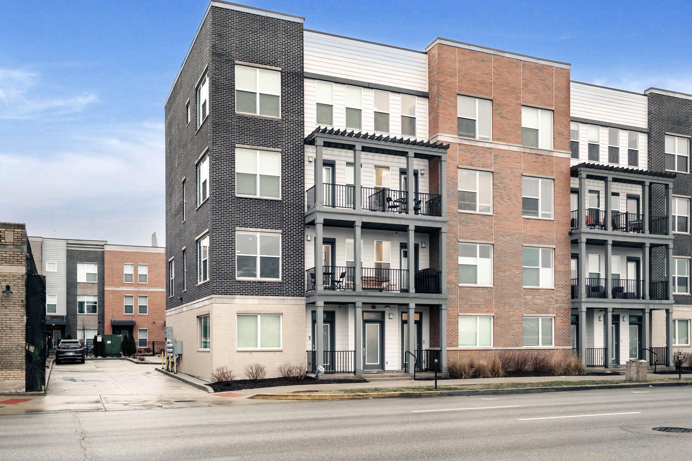 Photo one of 727 N Illinois St # 202 Indianapolis IN 46204 | MLS 21961586