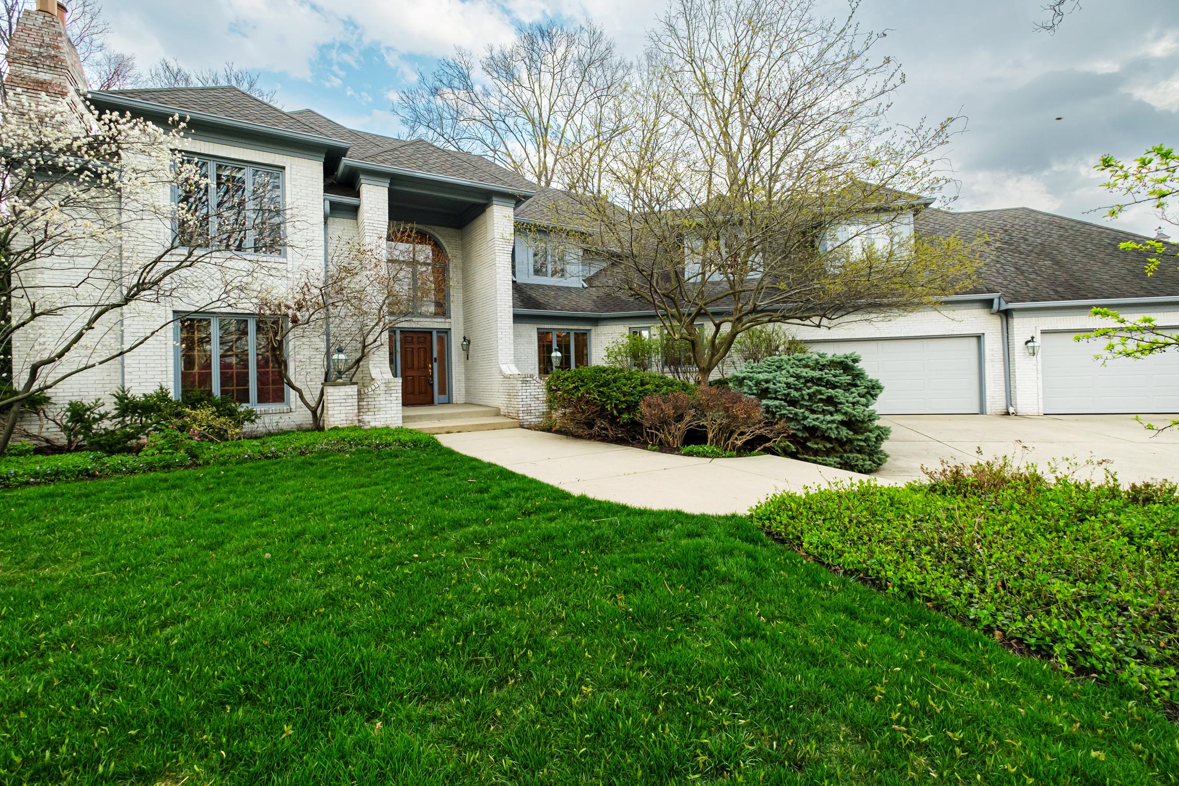 Photo one of 9141 Diamond Pointe Dr Indianapolis IN 46236 | MLS 21961806