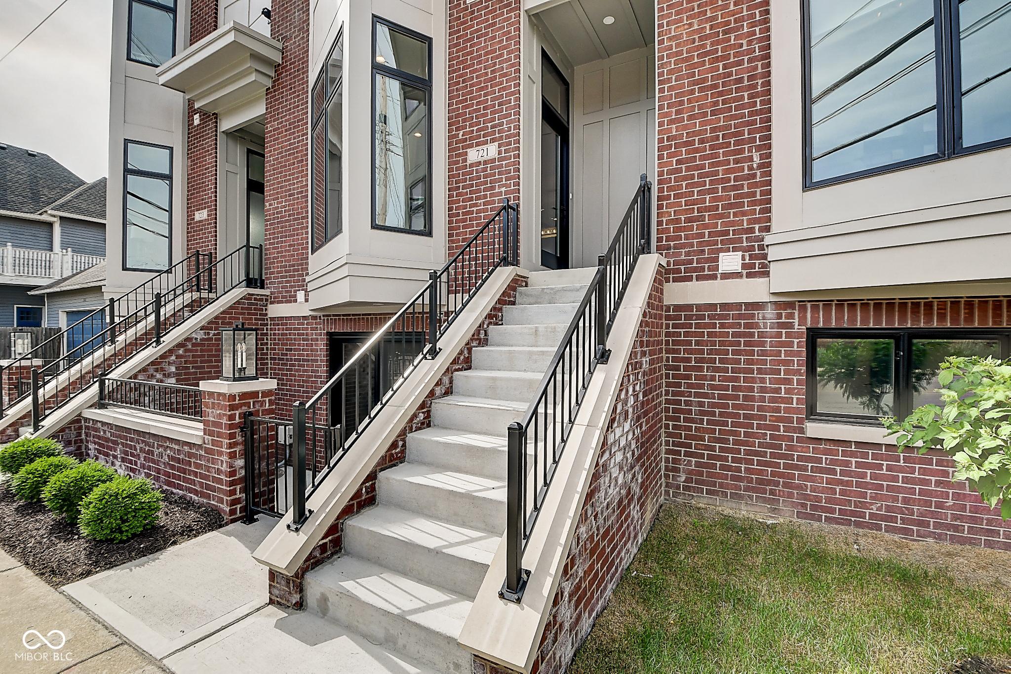 Photo one of 721 E 16Th St Indianapolis IN 46202 | MLS 21962129