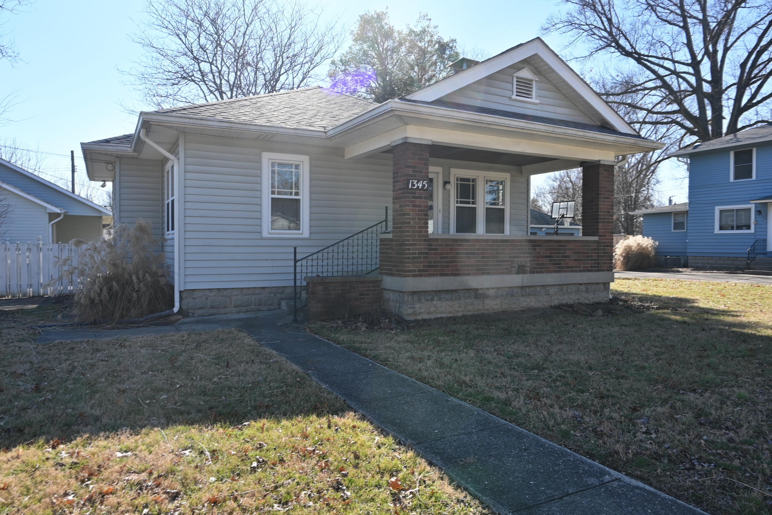 Photo one of 1345 E Edwards Ave Indianapolis IN 46227 | MLS 21962186