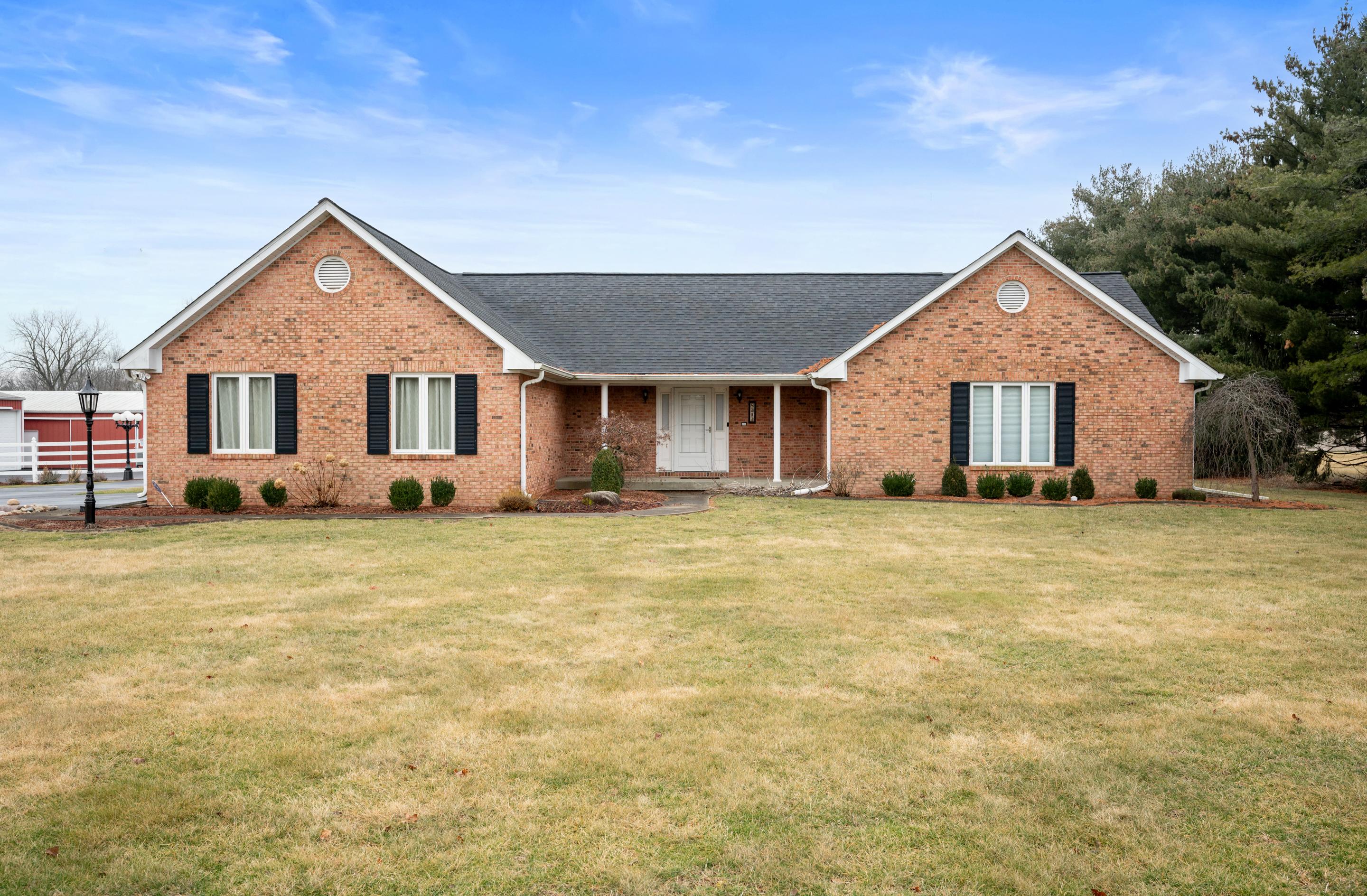 Photo one of 8313 E County Road 300 S Plainfield IN 46168 | MLS 21962368