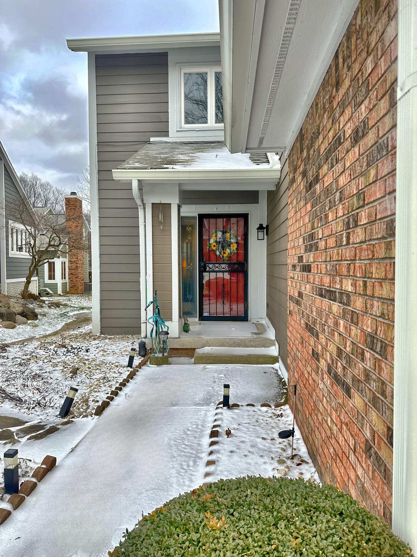 Photo one of 8169 Foxchase Cir Indianapolis IN 46256 | MLS 21962486