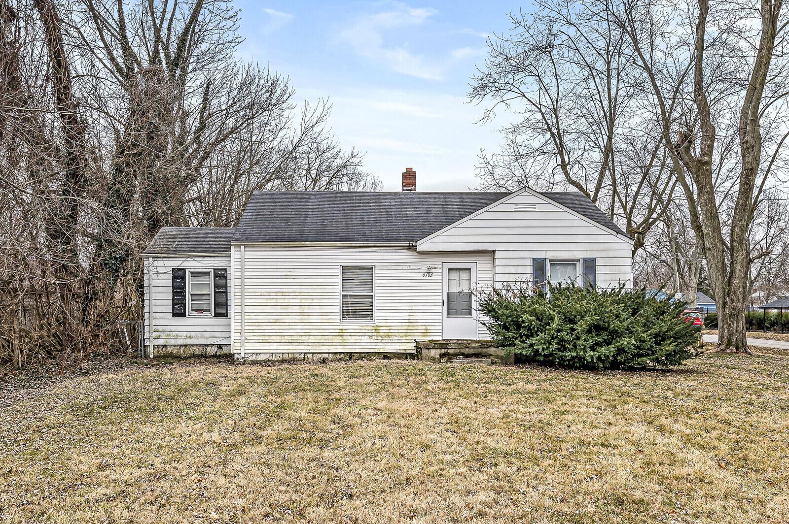 Photo one of 6703 E 42Nd St Indianapolis IN 46226 | MLS 21962521