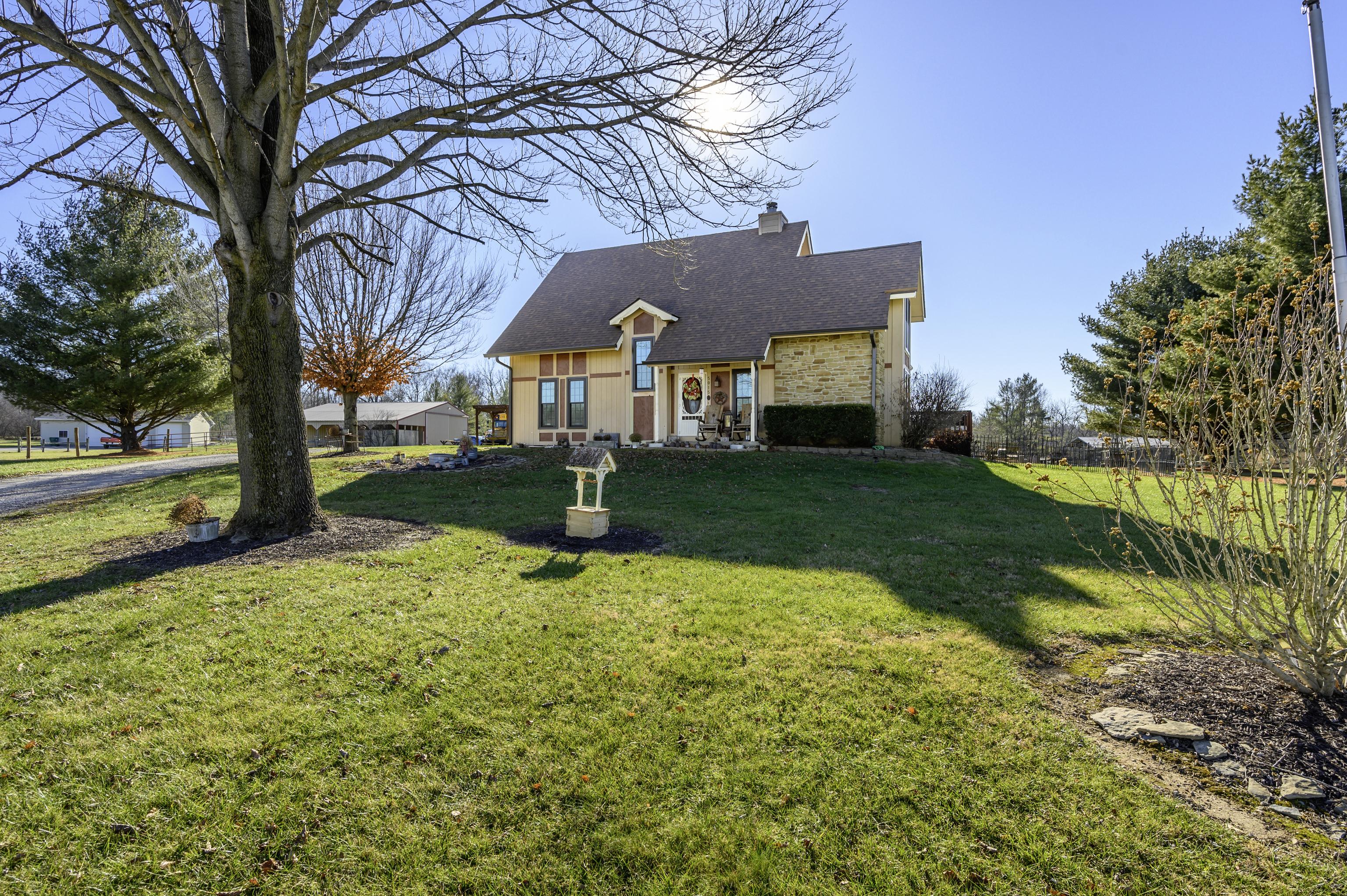 Photo one of 5015 Maple Grove Rd Martinsville IN 46151 | MLS 21963244