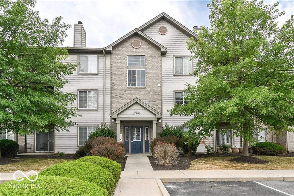 Photo one of 240 Legends Creek Pl # 310 Indianapolis IN 46229 | MLS 21963334